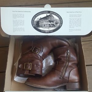 Vicky Engineer Frye Boots